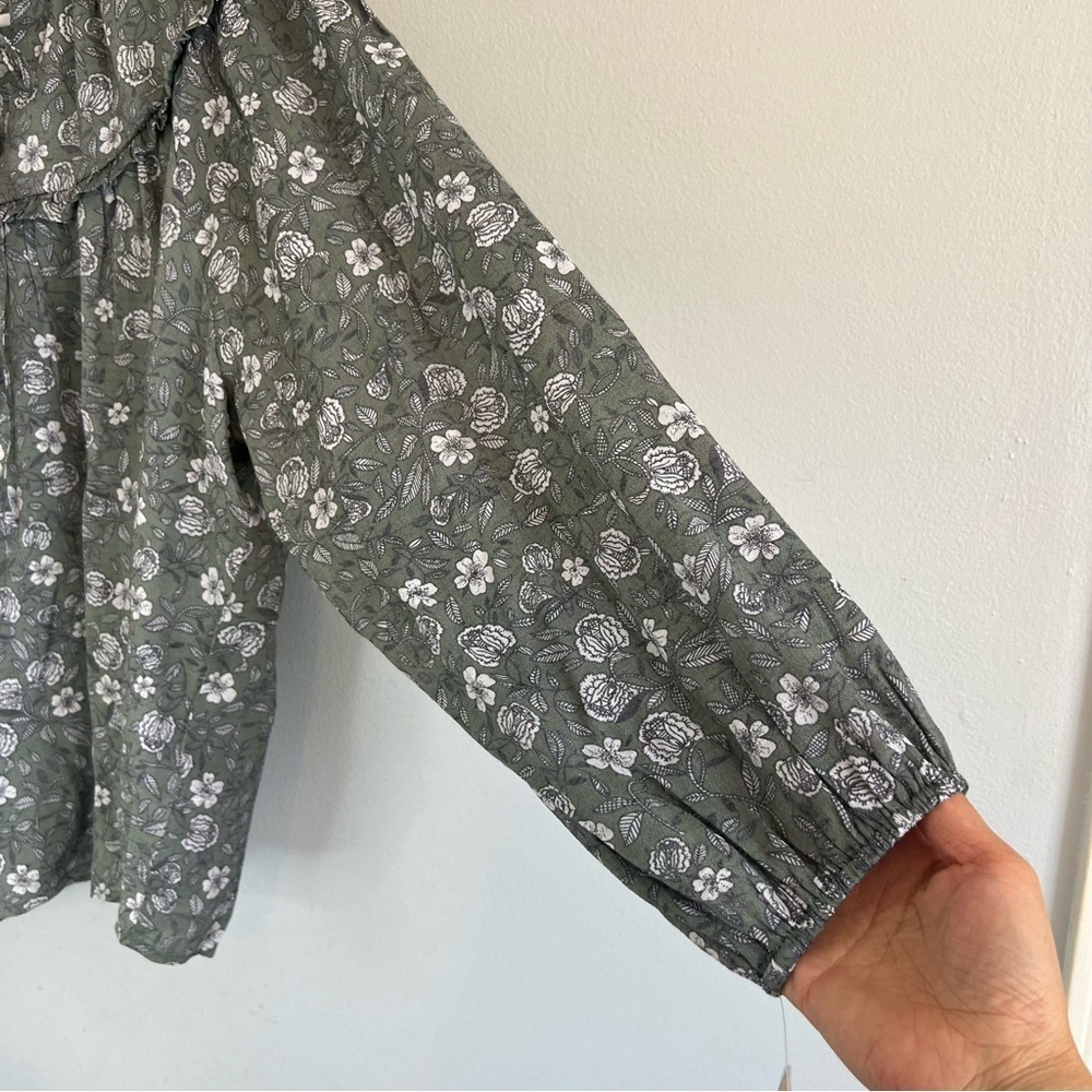 NWT Hope & Harlow Ruffle Neck Cuff Sleeve Gray Green Floral Blouse Sz XL Cottage - Picture 7 of 16